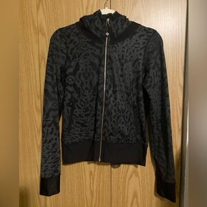 Lululemon Define Jacket – Black Tonal Animal Print, Size 6